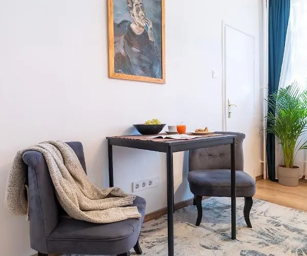 Central Studio Apartment Apartmán Székesfehérvár