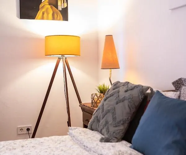Central Studio Apartment Секешфехервар